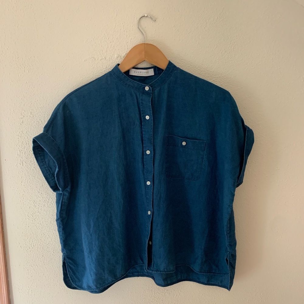 Everlane linen cropped button down